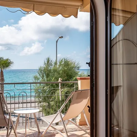 L'arcipelago Fronte Mare Con Ampio Balcone בית נופש *