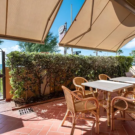 בית נופש L'arcipelago Fronte Mare Con Ampio Balcone Capo dʼOrlando