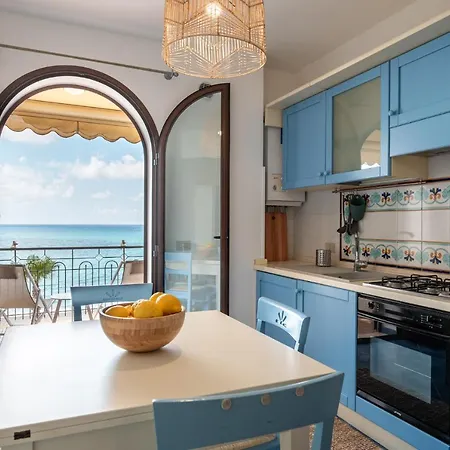 L'arcipelago Fronte Mare Con Ampio Balcone * Capo dʼOrlando