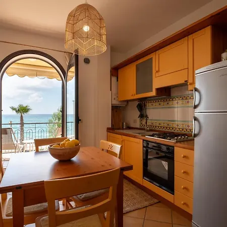 Apartman Arcipelago Seafront Apartments, Fronte Mare A