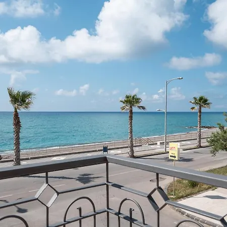 L'arcipelago Fronte Mare Con Ampio Balcone Capo dʼOrlando