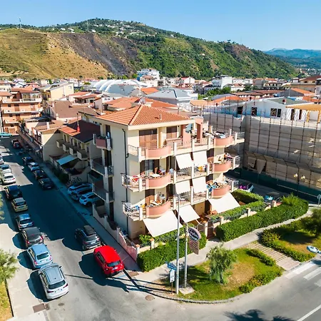 L'arcipelago Fronte Mare Con Ampio Balcone