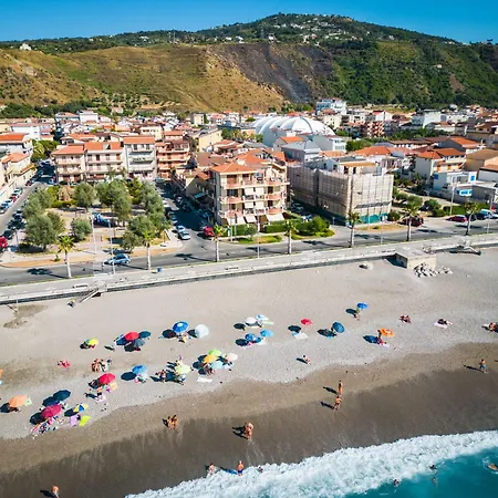 Apartman Arcipelago Seafront Apartments, Fronte Mare A Capo dʼOrlando